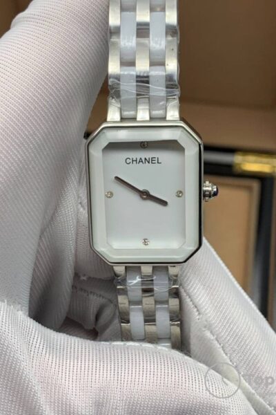 Часы Chanel