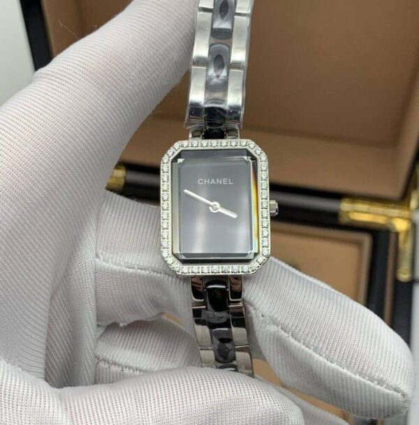 Часы Chanel