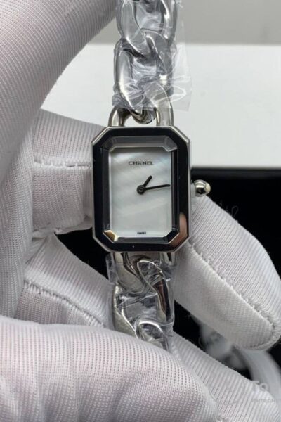 Часы Chanel