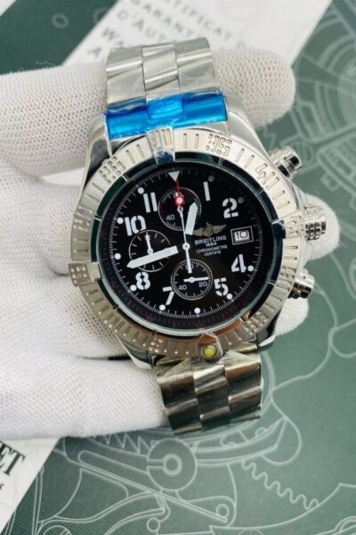 Часы Breitling AVENGER
