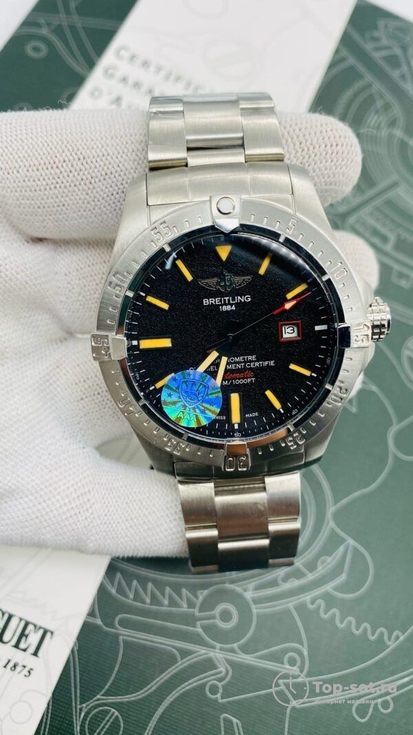 Часы Breitling AVENGER