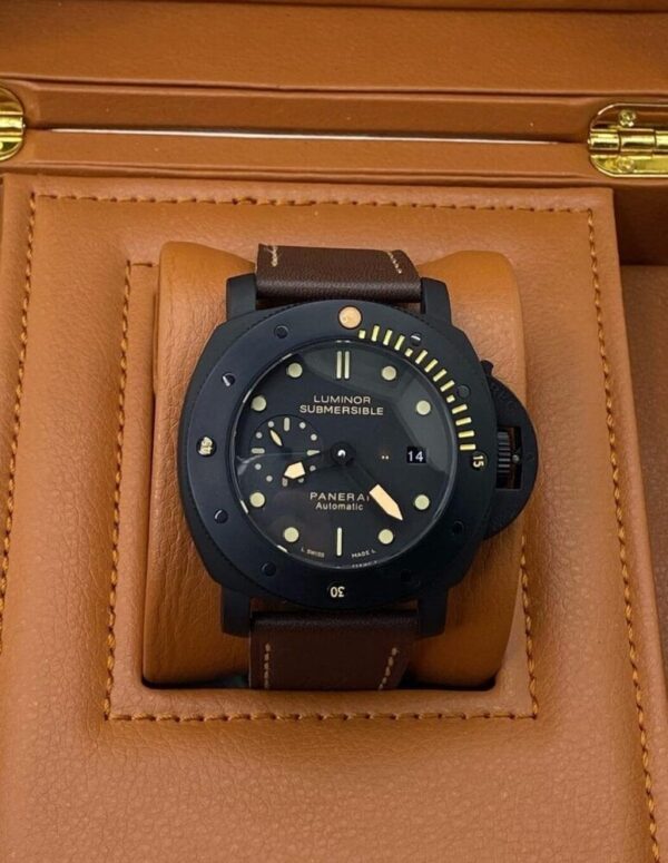Часы Panerai Luminor Submersible