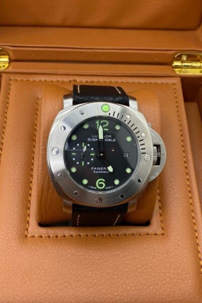 Часы Panerai Luminor Submersible