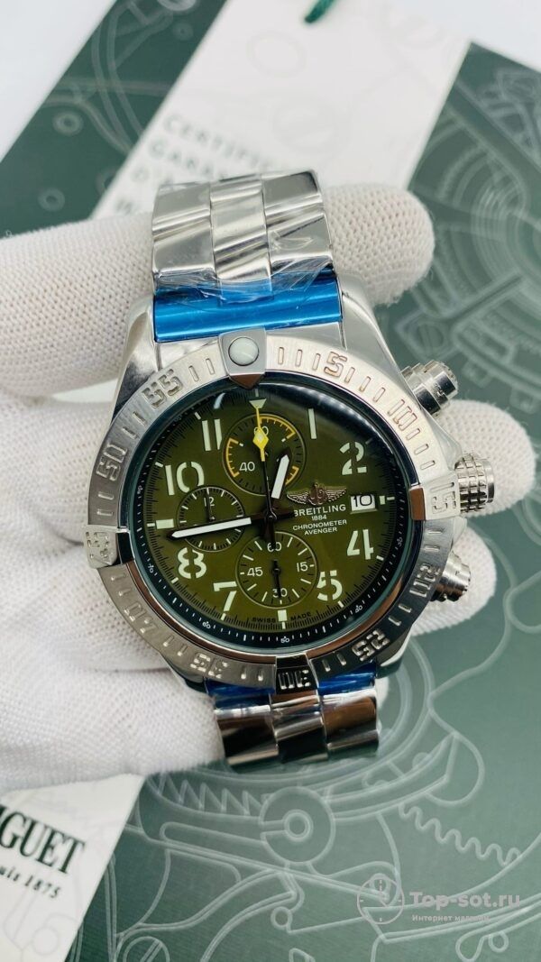 Часы Breitling AVENGER