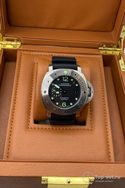 Часы Panerai Luminor Submersible