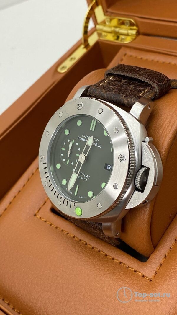 Часы Panerai Luminor Submersible