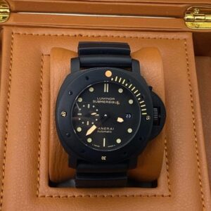 Часы Panerai Luminor Submersible