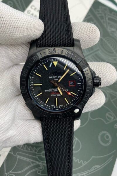 Часы Breitling Avenger