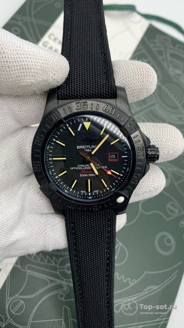 Часы Breitling Avenger