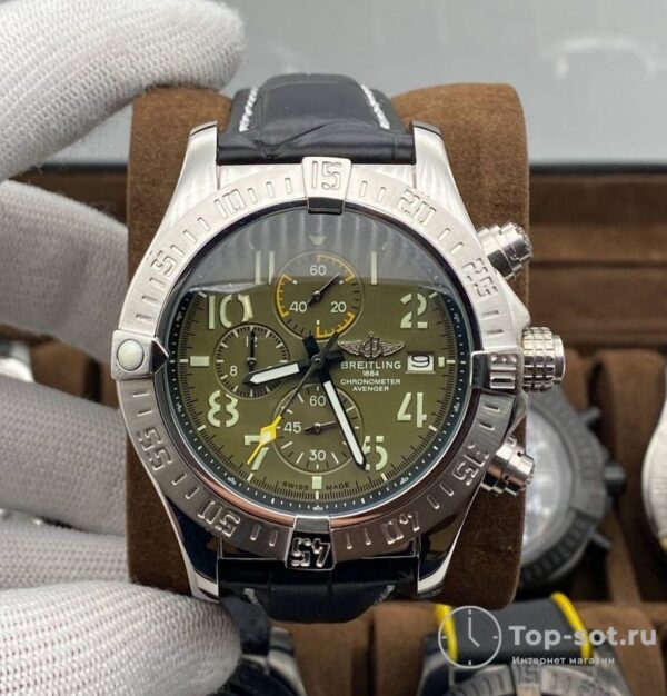 часы BREITLING AVENGER