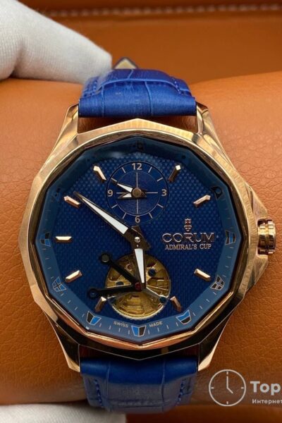 Часы CORUM