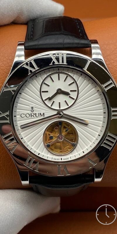 часы CORUM