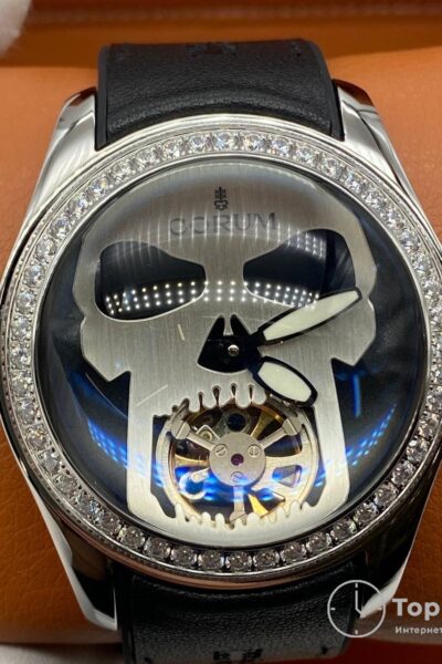 часы CORUM SCULL