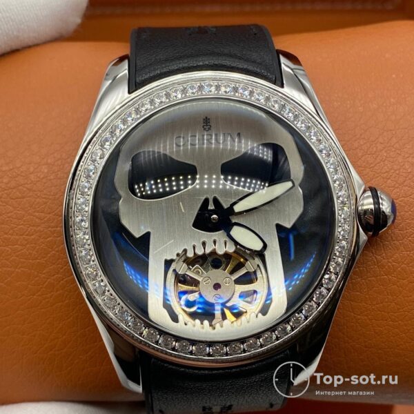 часы CORUM SCULL