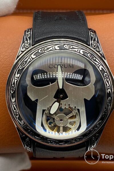 Часы CORUM SCULL