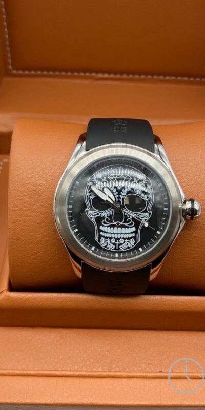 Часы CORUM