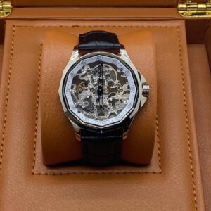 Часы CORUM