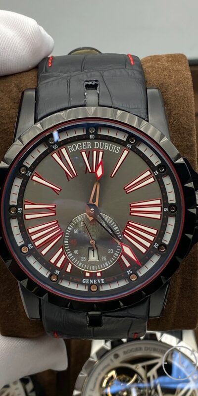 часы Roger Dubuis Excalibur