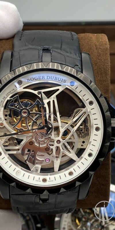 часы Roger Dubuis Excalibur