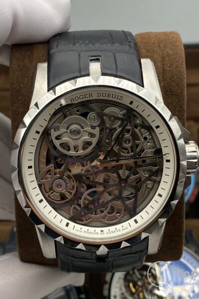 часы Roger Dubuis