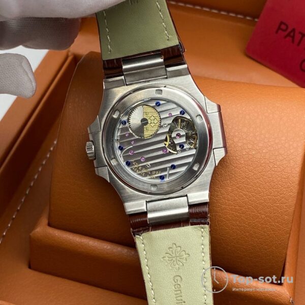Часы Patek Philippe Men Nautilus Moon Phase — изображение 6